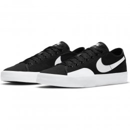 Incaltaminte Nike Sb Blazer Low Black/Black/Gum Light Brown/White