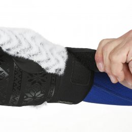 Manusi Level Siberian Mitt Black/White