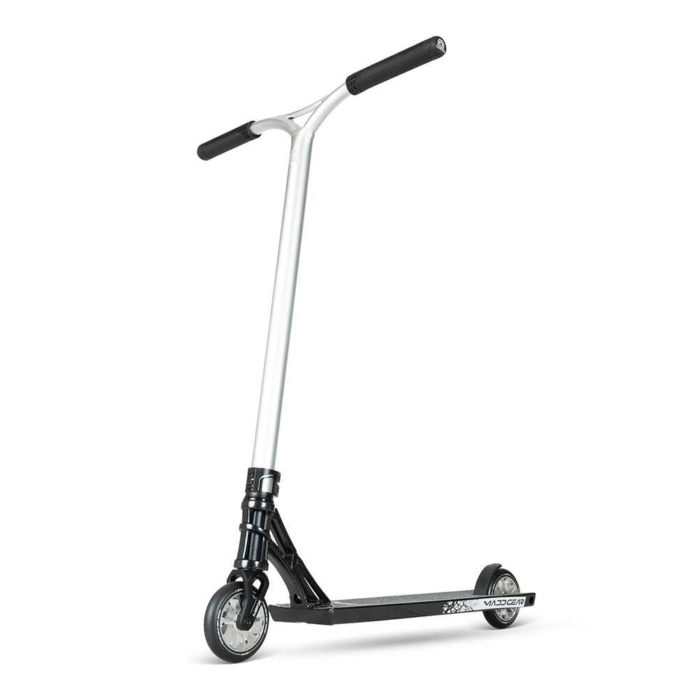 Trotineta MGP MGX 550 Jet Black - Skates.ro